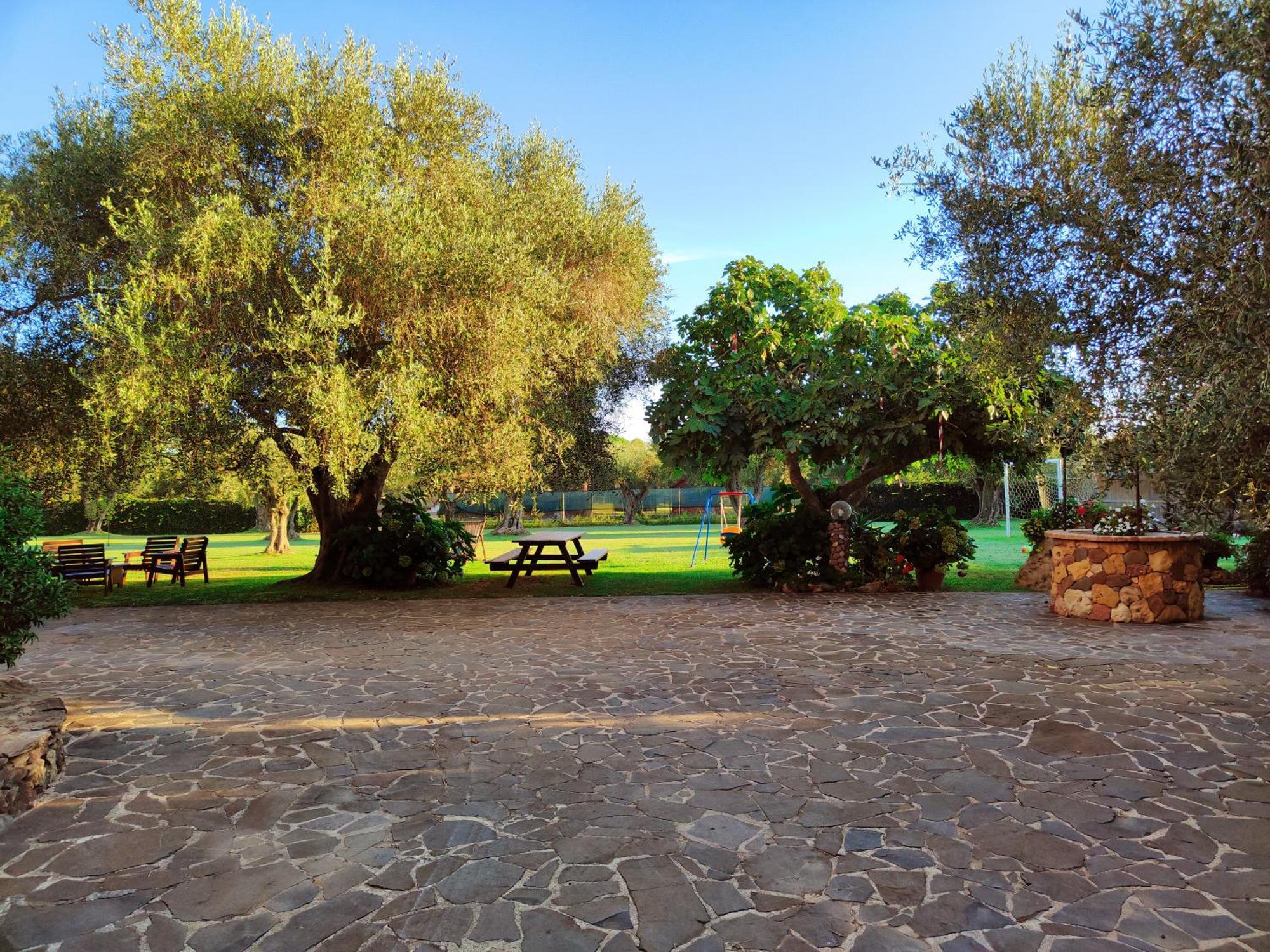 Nuraghe Bianco Bed & Breakfast Santa Maria la Palma Exterior foto