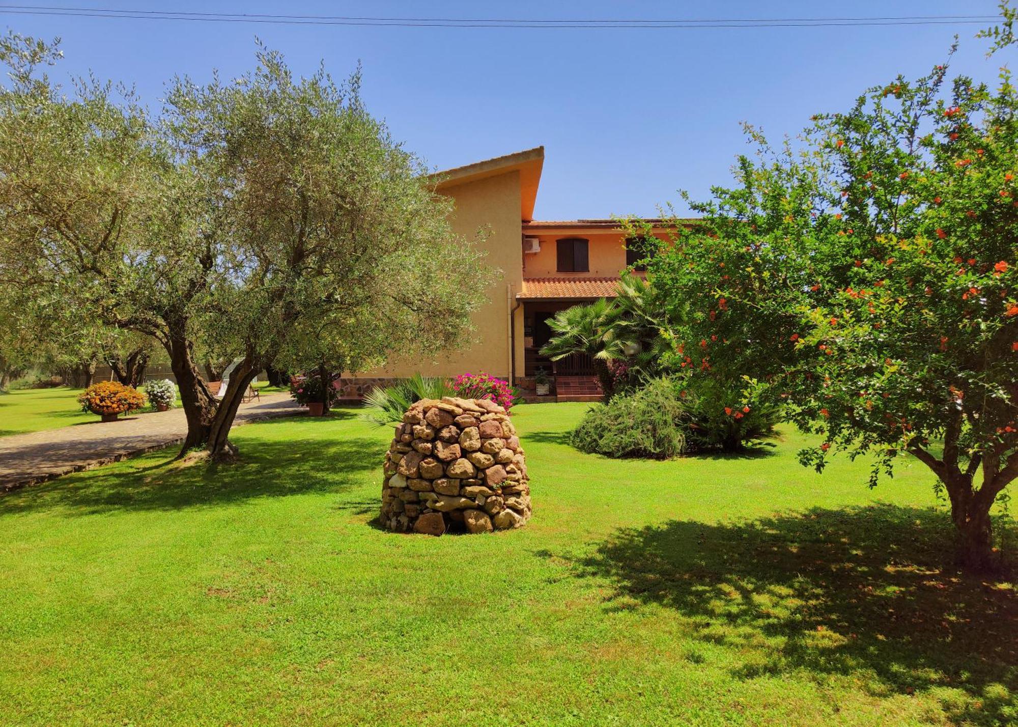 Nuraghe Bianco Bed & Breakfast Santa Maria la Palma Exterior foto