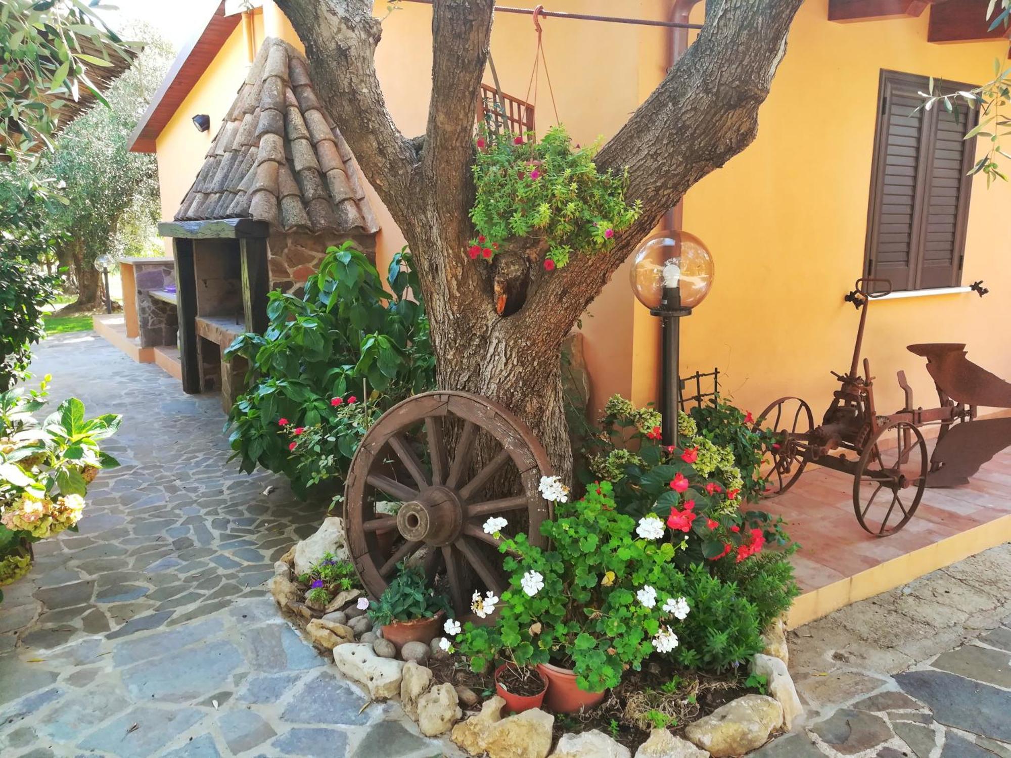 Nuraghe Bianco Bed & Breakfast Santa Maria la Palma Exterior foto