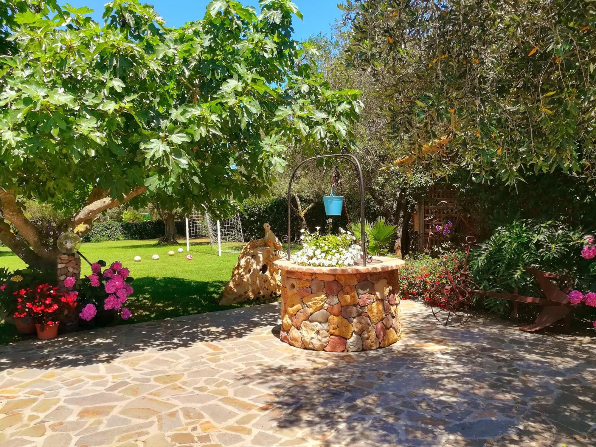 Nuraghe Bianco Bed & Breakfast Santa Maria la Palma Exterior foto