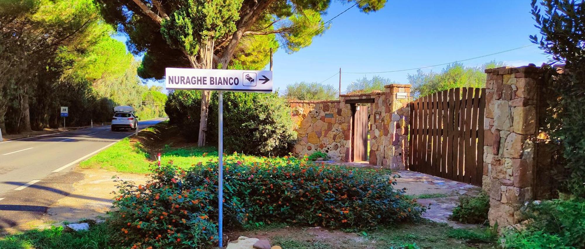 Nuraghe Bianco Bed & Breakfast Santa Maria la Palma Exterior foto